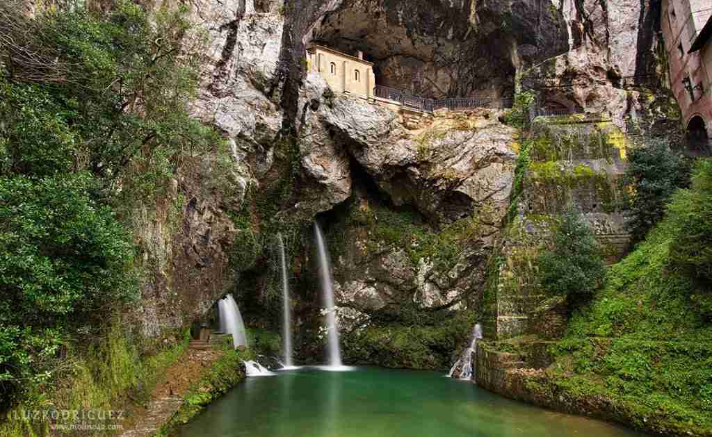 asturiassantuariocovadonga1024x629 Vicente Velasco