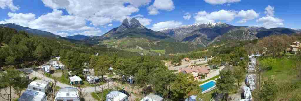 Discriminar Juramento conjunto Turismo rural en las alturas: 10 campings con cabañas en los árboles -  Vicente Velasco - Correduría de Seguros
