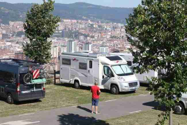 Parking y servicios para autocaravanas en Pamplona. Aixa