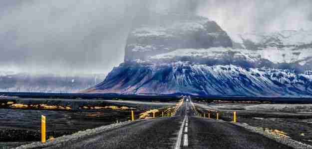 paises-para-viajar-en-autocaravana-islandia-carretera-1